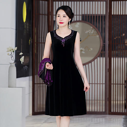 上海旗袍厂NBL-NG60817 紫色 婚宴两件套旗袍优雅端庄丈母娘礼服遮肚子准婆婆婚宴装秋天 商品图1