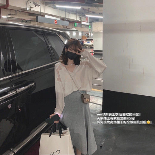 福利 金蘑菇菇【蕾丝玛丽珍】蕾丝拼接小心机v领宽松显瘦毛衣女 商品图6