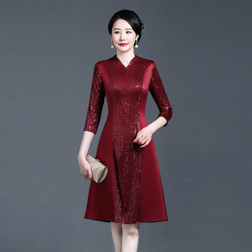 上海旗袍厂NBL-NZ207 酒红 结婚妈妈礼服年轻款丈母娘缎面与亮片拼接旗袍连衣裙婚礼婚宴装秋 商品图0
