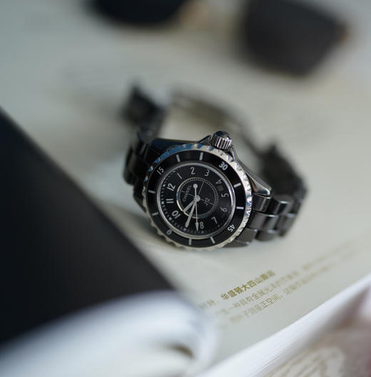 J12腕表传奇经久不衰~瑞士进口机芯 精密陶瓷配精钢表壳 经典男女同款 商品图0