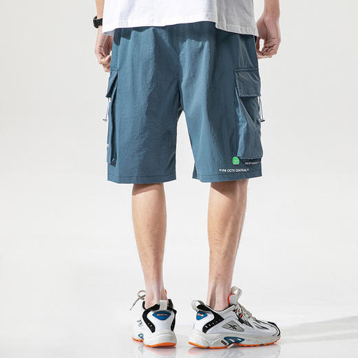 【服饰鞋包】夏季薄款短裤男士休闲运动五分中裤男宽松潮流工装沙滩裤 商品图3