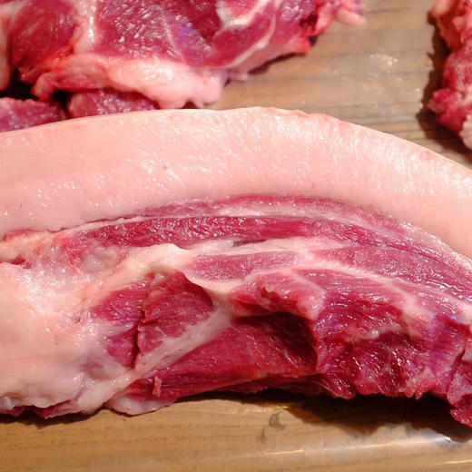 高山土猪肉、农家草猪肉，吃草粮养足一年，膘肥体壮，鲜香美味糯！ 商品图11