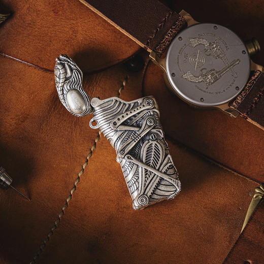 吾蟲-925银版 Cricket草蜢防爆金属打火机壳 砂轮式一次性打火机套 925银开盖【官方授权  48小时发货】 商品图1