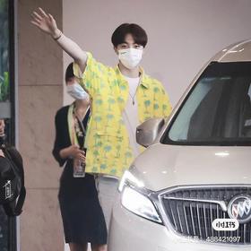 国潮崛起！寂寞价！Suamoment蓝精灵联名椰树满印短袖衬衫外套