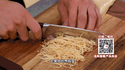  快看看你家菜板！一不小心就变成了毒物，这种材质不发霉，用10年都没问题 