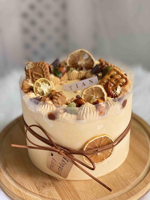 太妃焦糖奶油蛋糕，海盐幸福的味道，希望这一两分的甜，冲淡那生活八九分的苦。巧克力蛋糕浓郁醇厚，原料来自法芙娜无糖可可粉，好吃无负担 商品图0