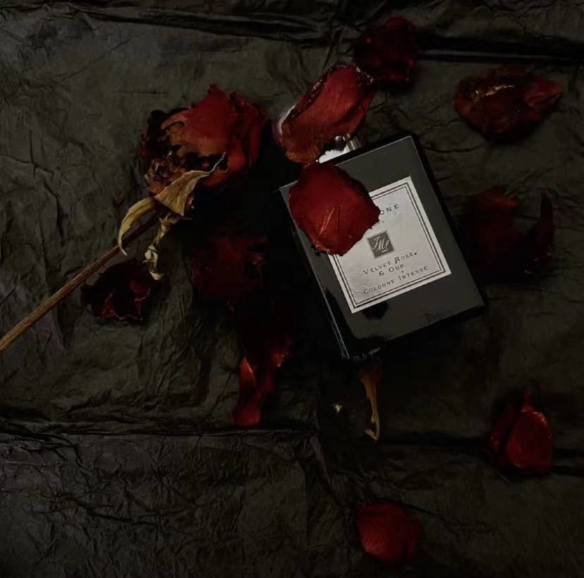 JM 丝绒玫瑰与乌木 5ml Velvet Rose Oud「妩媚至极的玫瑰」