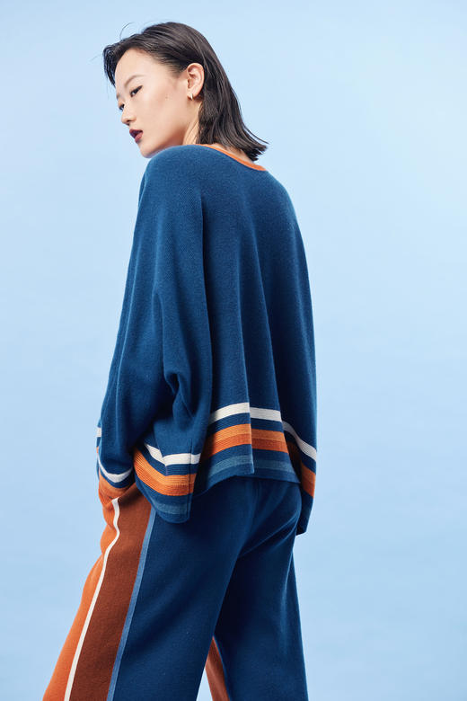 疗愈羊绒| 撞色羊绒针织斗篷女上衣 SJF93W136N 商品图3