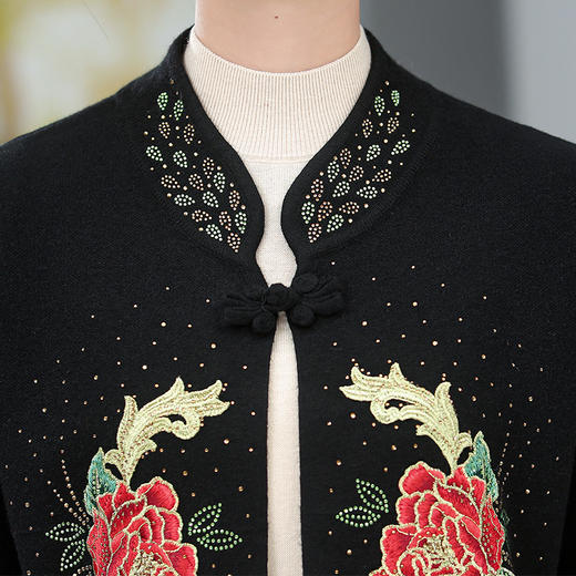 QY  LDN-908针织开衫宽松大码显瘦妈妈装外套 商品图4