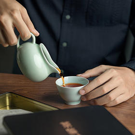  “21年后，我终于不惑，依然倔强。” 