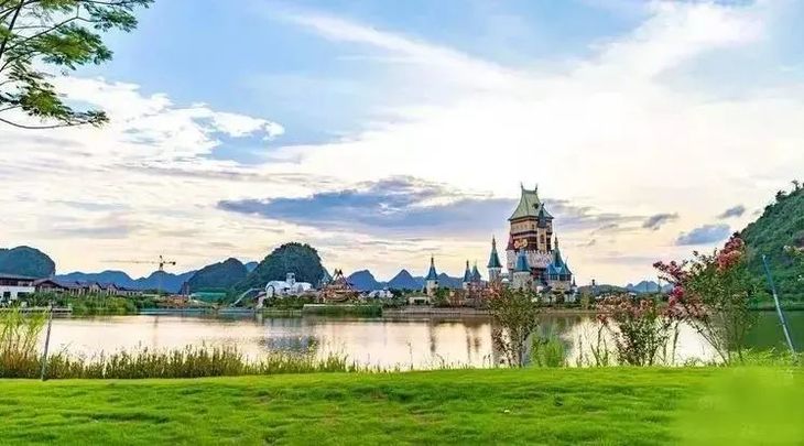 金秋钜惠【英德奥园心花小镇3房别墅￥499栋叹】所有平日不加价~温泉