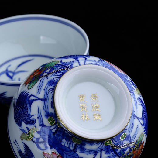 珐琅彩青花荷塘鹤影杯 商品图3