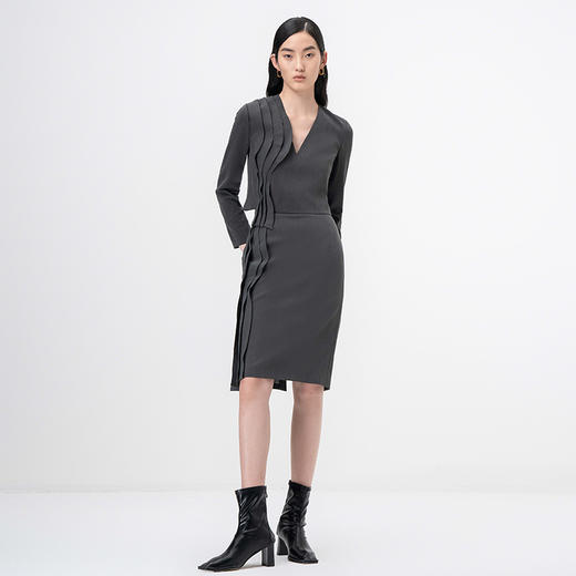 【西莉亚】立体层次裁片拼接烟灰色V领长袖上衣/00209 商品图0