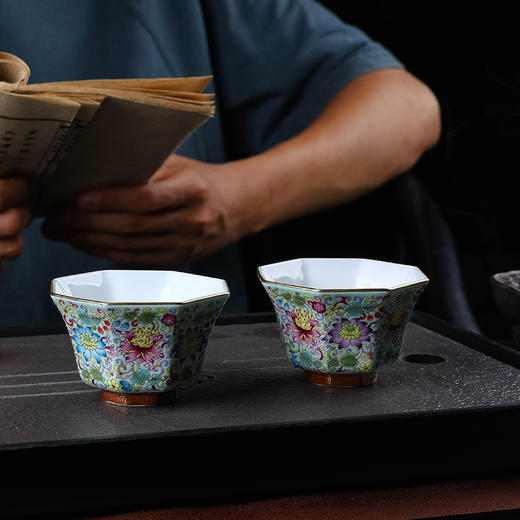 绿地/黄地珐琅彩描金花卉八方杯 商品图2
