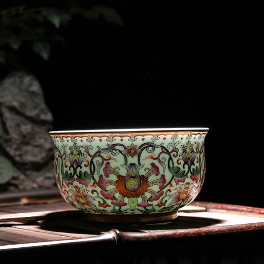 珐琅彩花卉炉式杯 商品图1