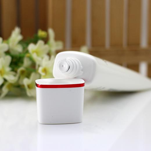 【中欧班列精选】法国欧莱雅复颜抗皱洁面125ML BF 商品图0