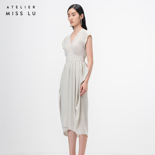 【舒夜森晚】云母绿立裁垂褶V领落肩收腰连衣裙/0000746 商品图2