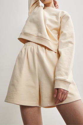 Viktoria Chan | PF21014 Mave shorts   [运动慢跑短裤]