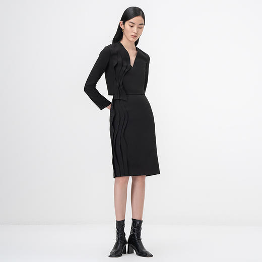 【西莉亚】立体层次裁片拼接黑色V领长袖上衣/00209A 商品图0