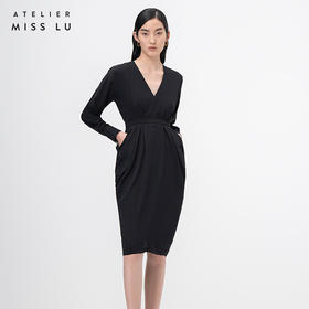 【落纹】黑色立裁垂褶V领收腰长袖连衣裙/0000749A