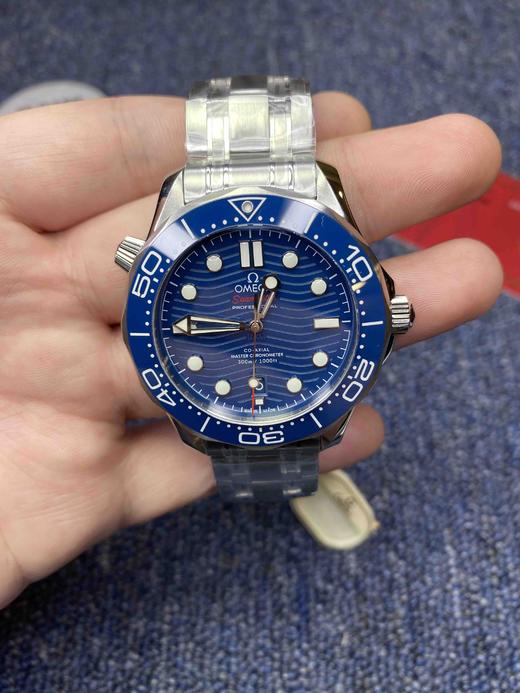 VS欧米茄海马300米系列 蓝色海马钢带
表盘尺寸：表径42mm、厚度13.5mm 商品图1