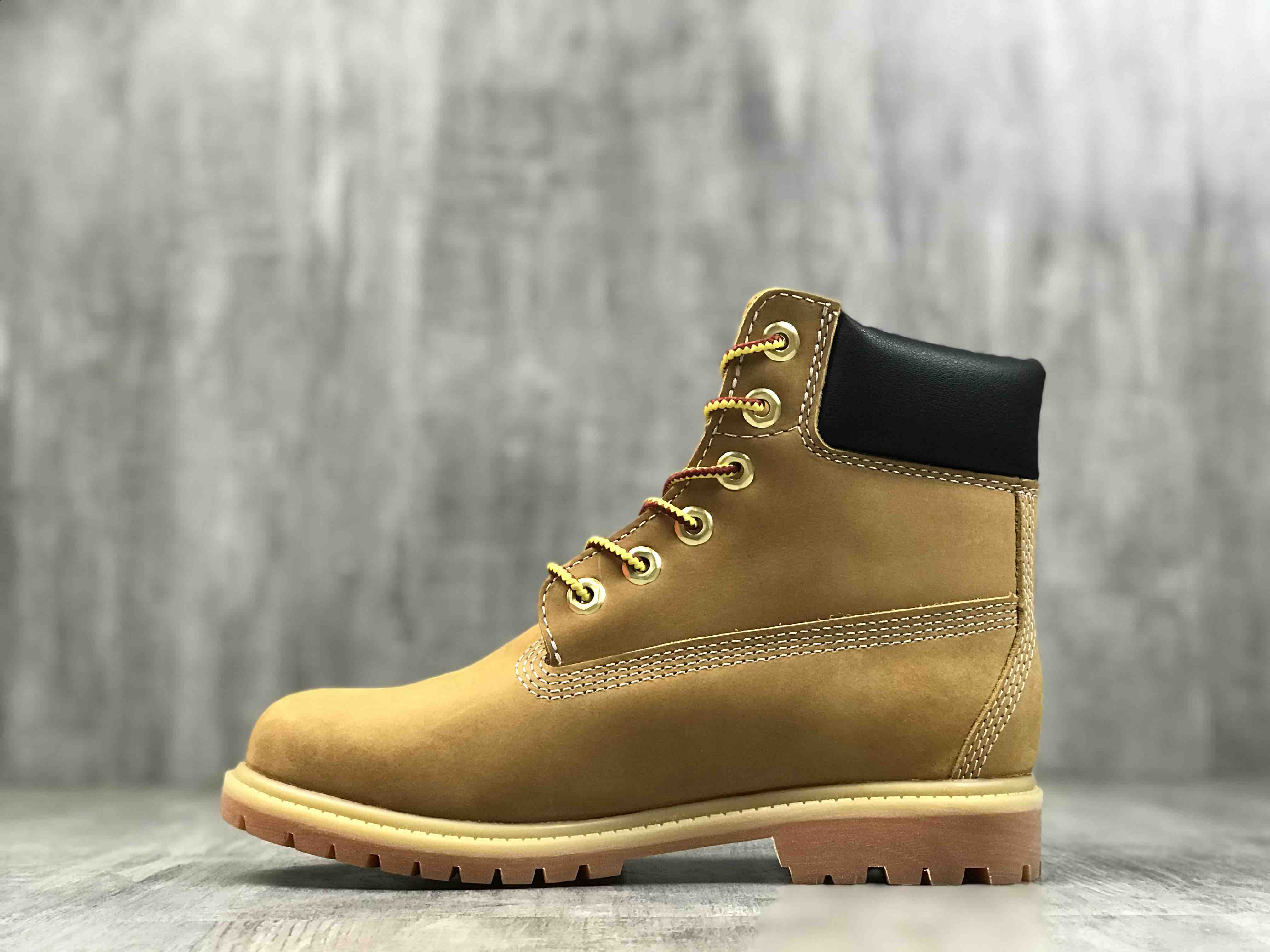 男女款 经典踢不烂大黄靴小麦色男10061女10361