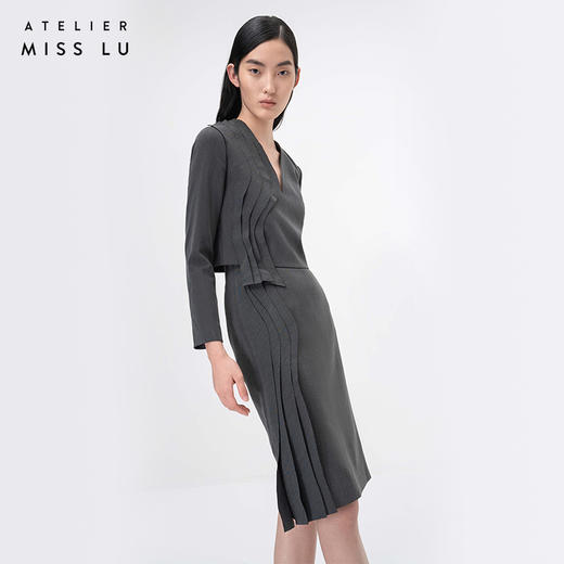 【西莉亚】立体层次裁片拼接烟灰色V领长袖上衣/00209 商品图2