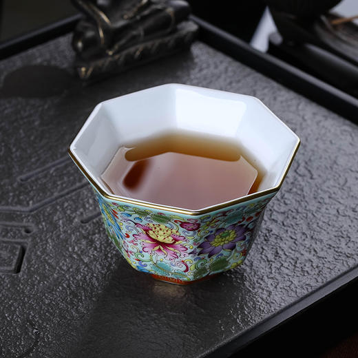 绿地/黄地珐琅彩描金花卉八方杯 商品图3