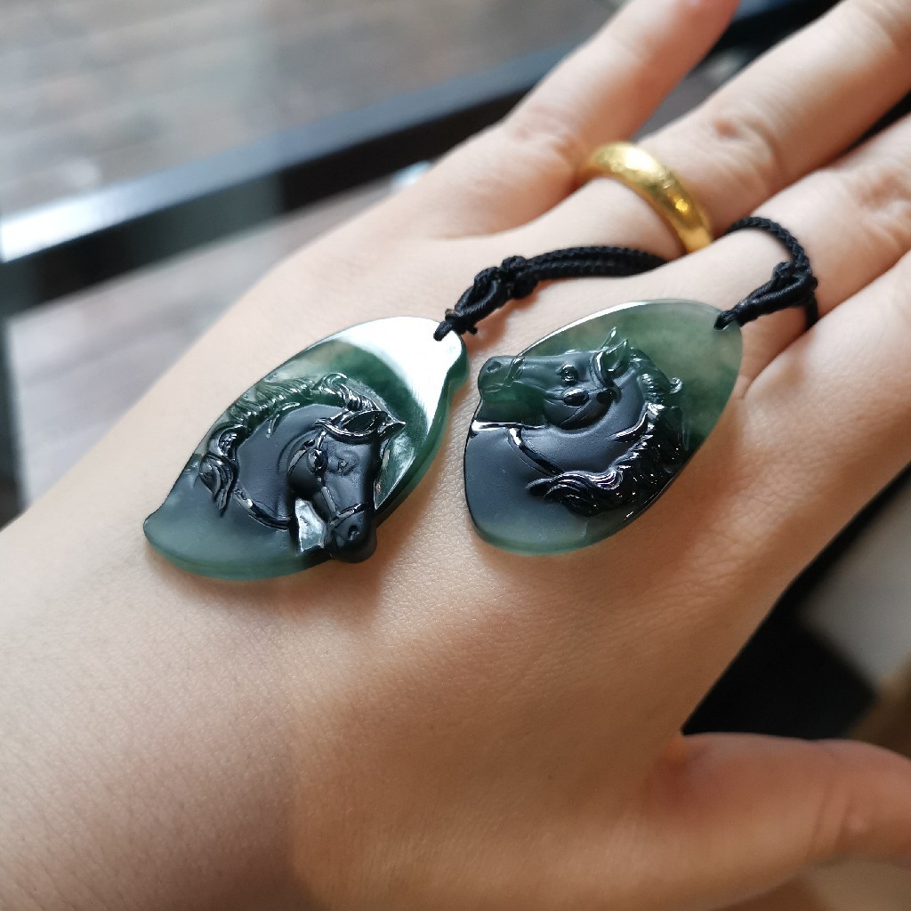 老蓝水翡翠马头——马到功成