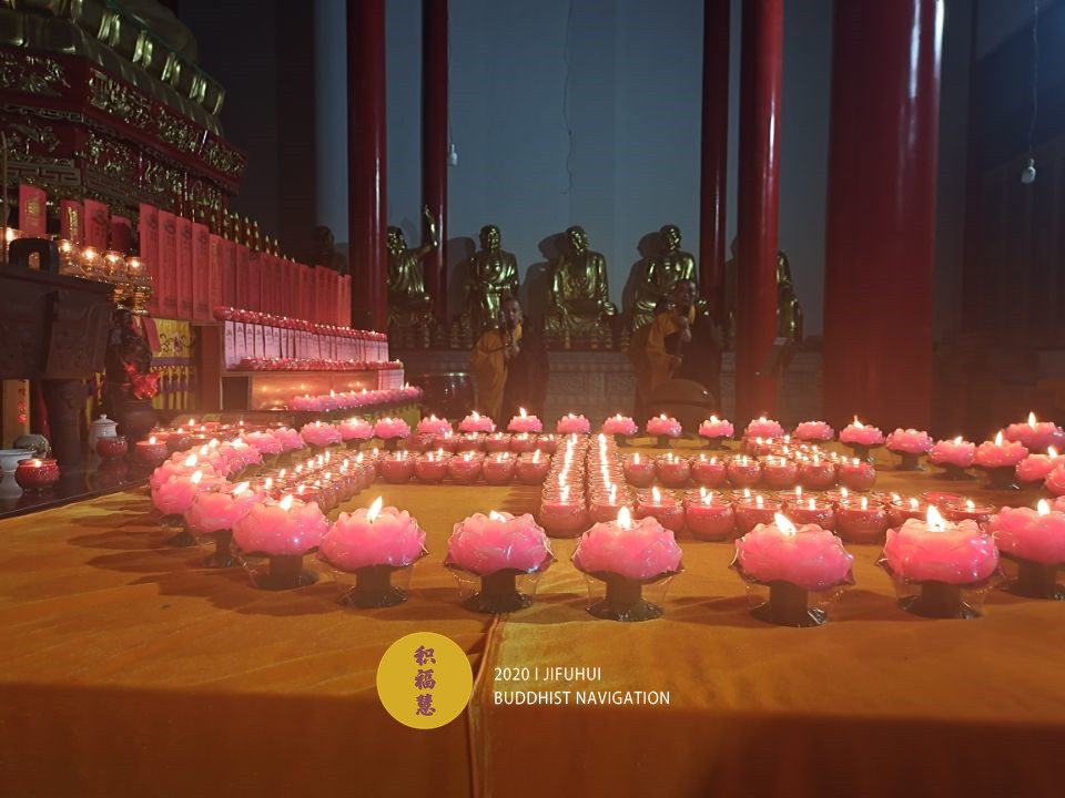 明日燃灯佛圣诞,积福慧供灯、供水共修正在进行中…… 明日燃灯佛圣诞,积福慧供灯、供水共修正在进行中……