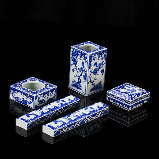 青花松鼠葡萄纹文具五件套 商品图1