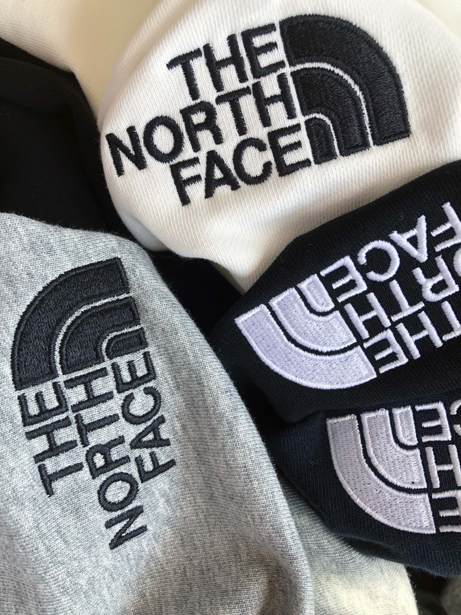 点此购买 北面男女纯棉毛圈圆领休闲卫衣 83 196052