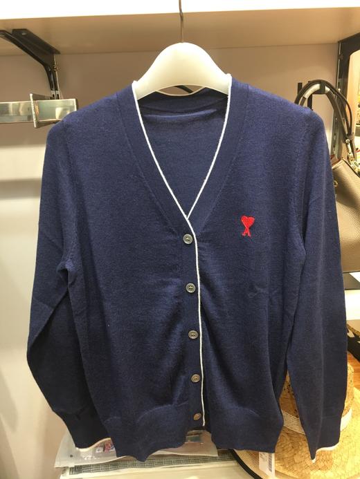 女爱心AV领开衫266 商品图0