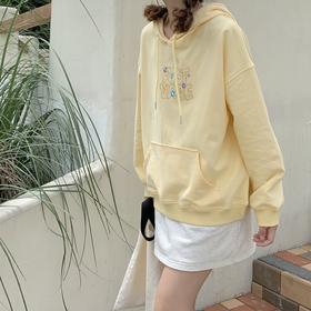 【卫衣】奶黄色刺绣卫衣连帽抽绳上衣休闲宽松百搭秋新款女W9235