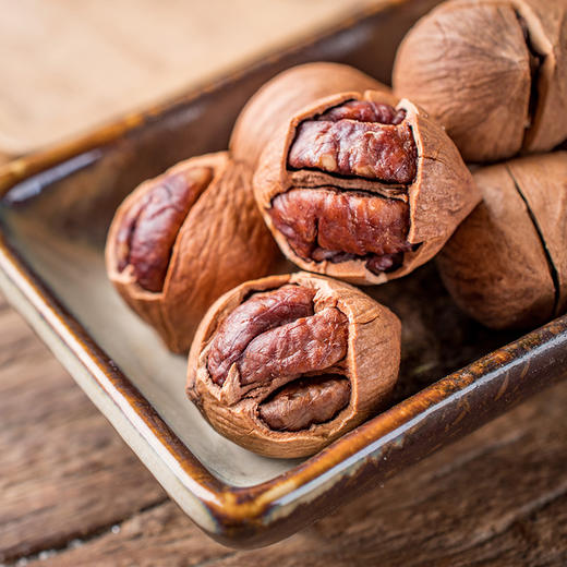 【2023年采摘新货 来自中国山核桃之都】临安手剥山核桃  轻松剥壳 纯手工采摘 粒大饱满松脆飘香 补脑坚果 160g/罐 多口味 送礼佳品 商品图1