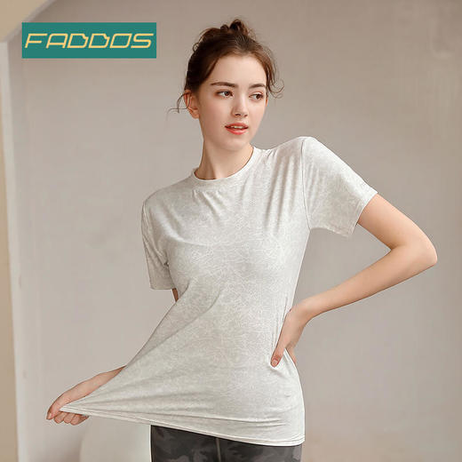 F202079梵蒂欧瑜伽T恤双磨面料印花工艺（无胸垫） 商品图3