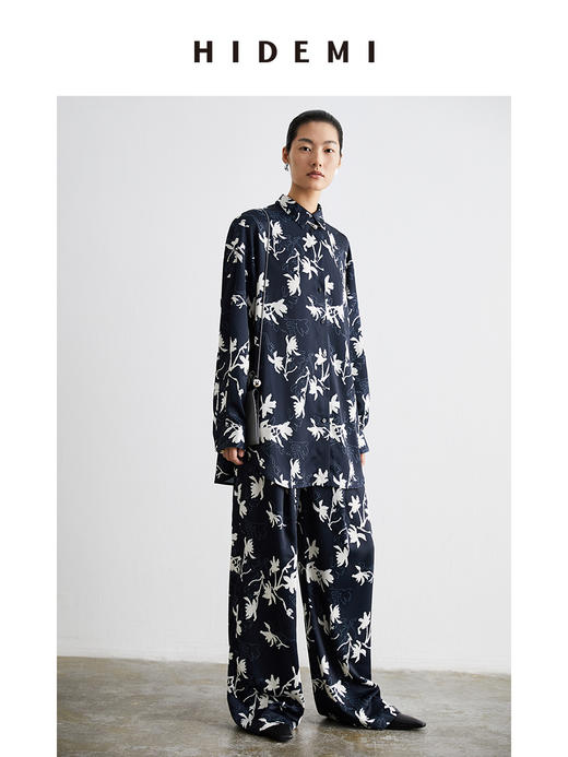 HIDEMI 艺术感手绘蓝白缎面印花自在套装 衬衫/长裤 商品图1