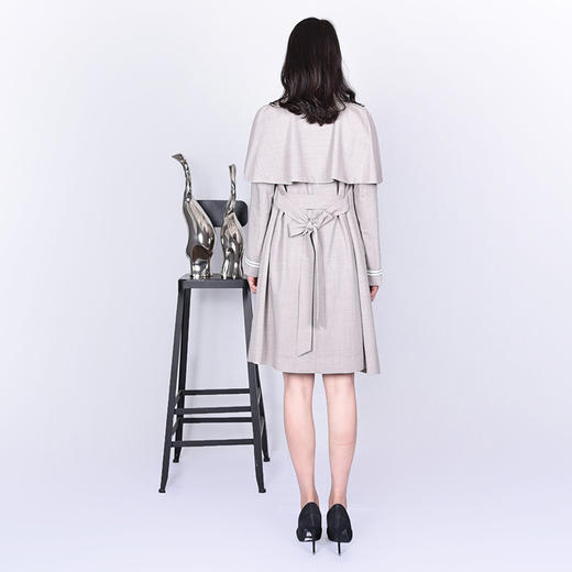 圣三利女装新春秋季中长款纯色毛呢风衣SL121F01 商品图3