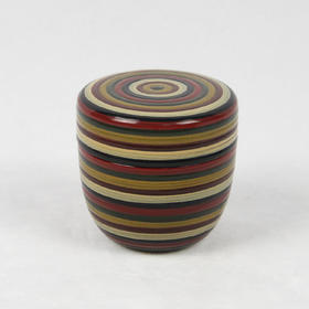 日本弦纹六色彩漆盒