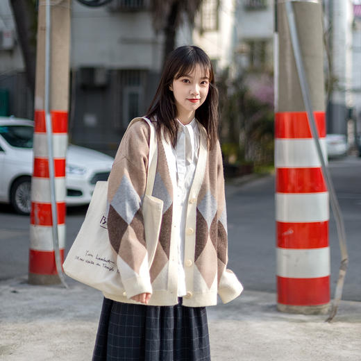 【服饰鞋包】慵懒风针织开衫女菱形格子外搭宽松上衣早秋毛衣外套女装 商品图1