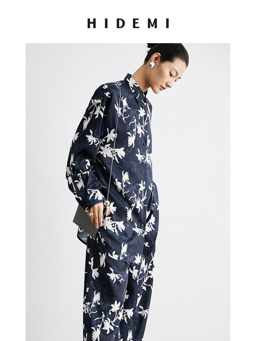 HIDEMI 艺术感手绘蓝白缎面印花自在套装 衬衫/长裤 商品图4