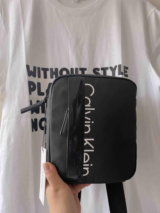 CK正品男士休闲胸包斜挎小包 商品图3