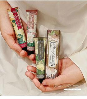 好物拼团｜贝嫂和何穗出门必带的小众宝藏护手霜，像推开了英国皇家的后花园～