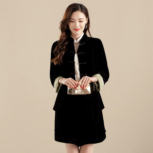 上海旗袍厂AYK-QF-210721真丝丝绒上衣复古九分袖小外套+真丝丝绒短裤2021秋冬两件套装女 商品图2
