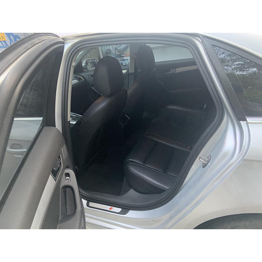 奥迪 A4L 35 TFSI 自动标准型【长租-深圳】 商品图4