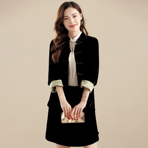 上海旗袍厂AYK-QF-210721真丝丝绒上衣复古九分袖小外套+真丝丝绒短裤2021秋冬两件套装女 商品图0