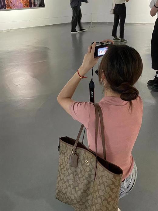 COACH/蔻驰City Tote托特经典老花购物袋 大容量单肩手提托特包焦糖色/奶茶色 商品图1