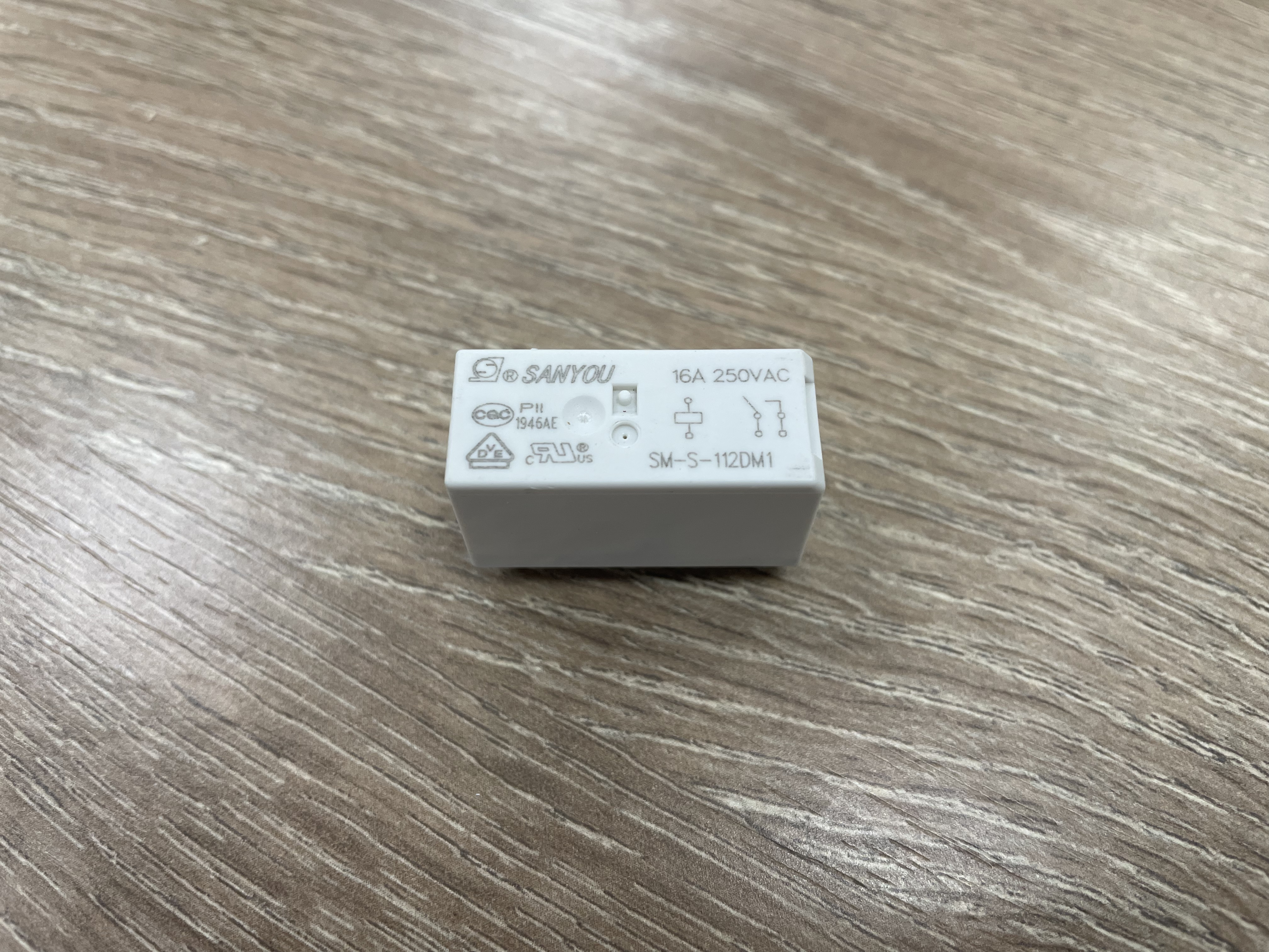 控制器 配件   继电器/接线端子/电源芯片/线绕电阻