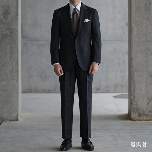 Stylbiella Knight 澳洲美丽诺羊毛360克高克重深灰色绿条纹全麻衬套装 商品图0