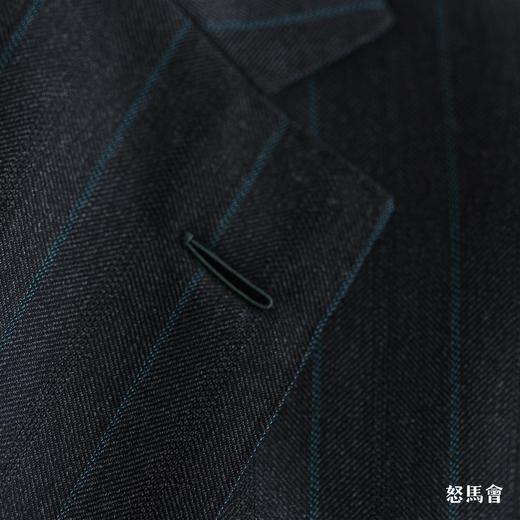 Stylbiella Knight 澳洲美丽诺羊毛360克高克重深灰色绿条纹全麻衬套装 商品图4